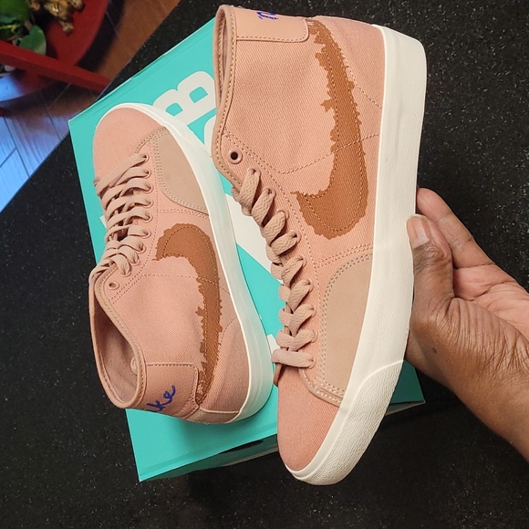 Nike Unisex SB Blazer Mid